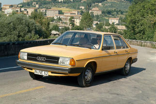  100 (C2, Typ 43, 안면 성형 1979) 1979-1982