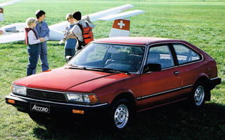  Accord II 해치백 (AC,AD 안면 성형 1983) 1983-198