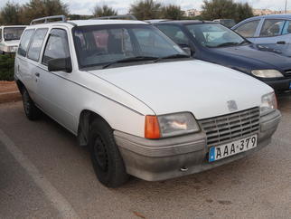  Astra Mk II T-모델 1984-1991